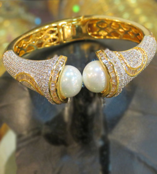 AD Shiny Stones with Pearls Open Bangle